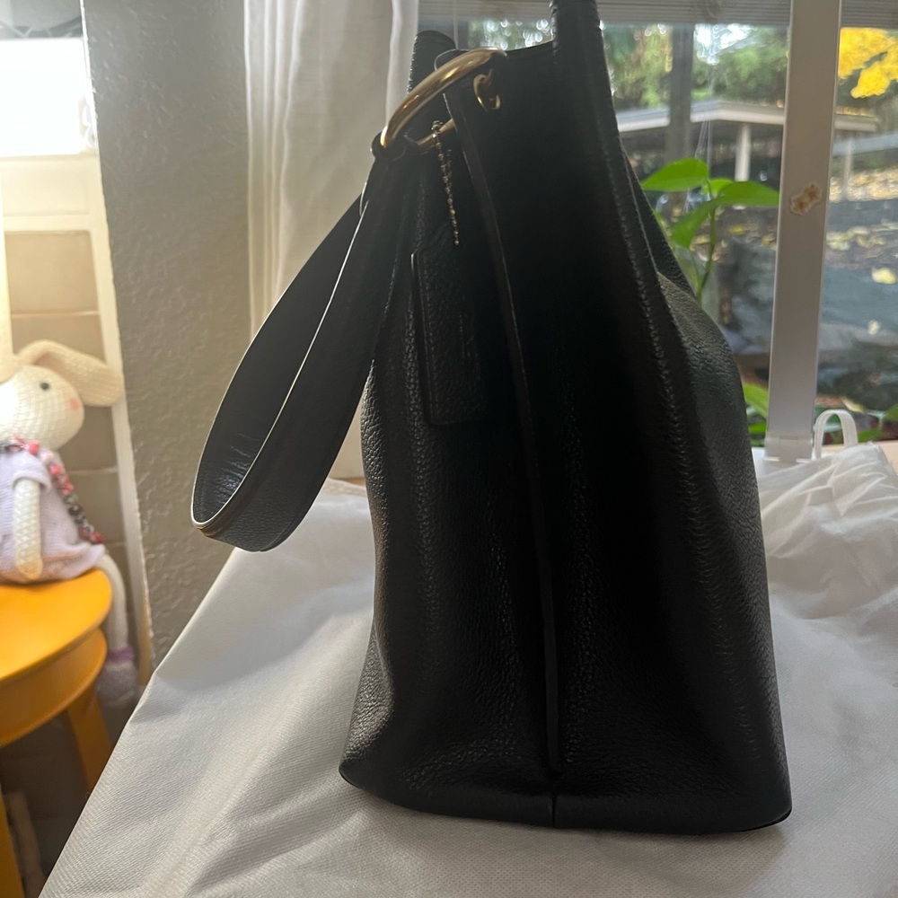 Coach Charlie black leather bucket bag - Picture 5 of 9